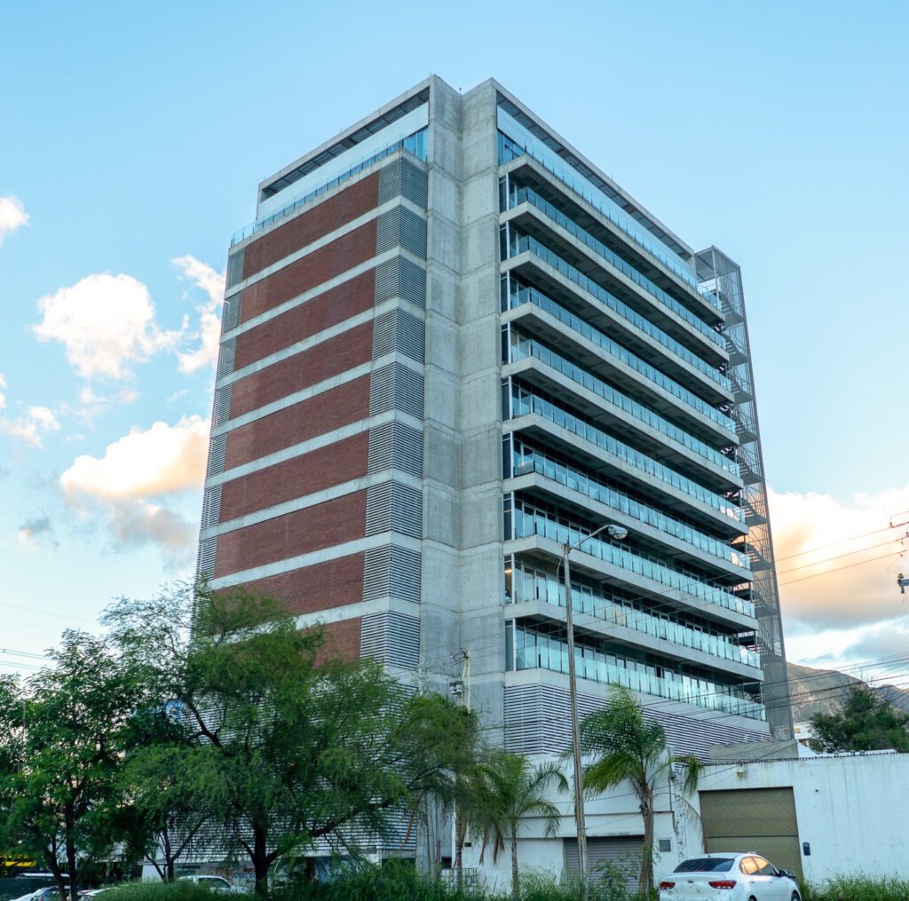 ouvers puertas y ventanas para estacionamientos en torres verticales, oficinas o residencia